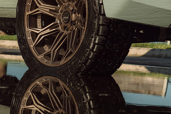 Фото дисков 4PLAY 4P83 Сатиновая бронза на Toyota Tundra III