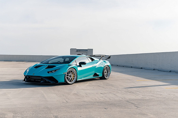 Фото дисков Anrky AN36 Полированный лак на Lamborghini Huracan