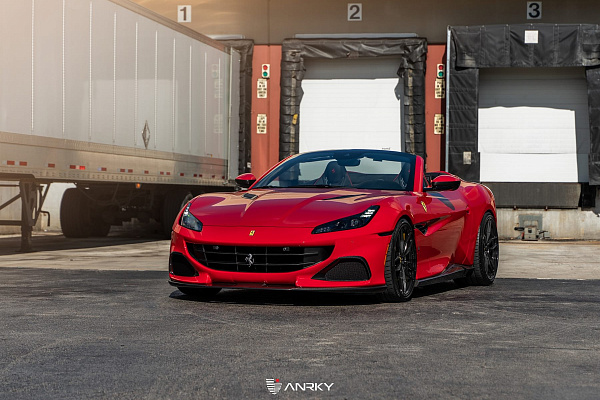 Фото дисков Anrky AN11 Черный глянец на Ferrari Portofino