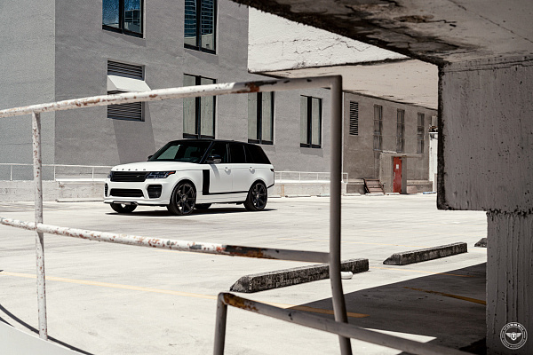 Фото дисков Vossen S17-11 Глянцевый темный лак на Land Rover Range Rover V