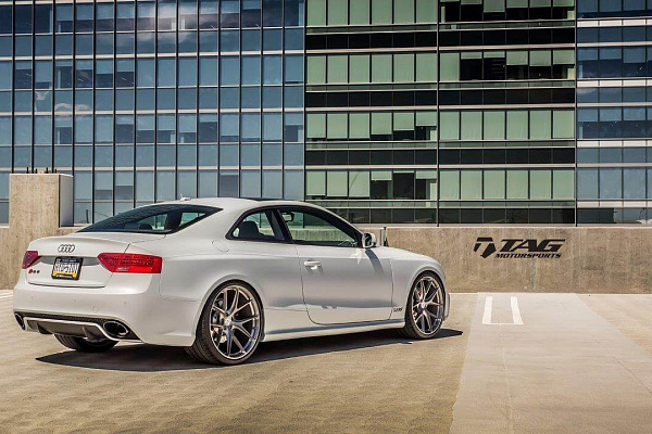 Фото дисков HRE P101 Глянцевый тонированный лак на Audi A/S/RS 5 (8T)