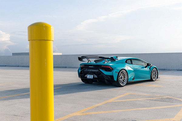 Фото дисков Anrky AN36 Полированный лак на Lamborghini Huracan