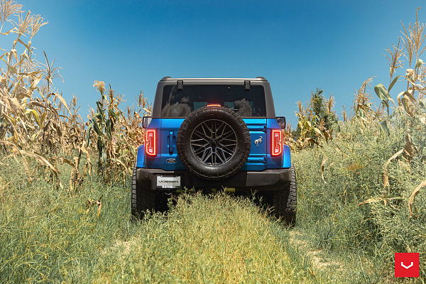 Фото дисков Vossen HF6-5 Черный глянец на Ford Bronco