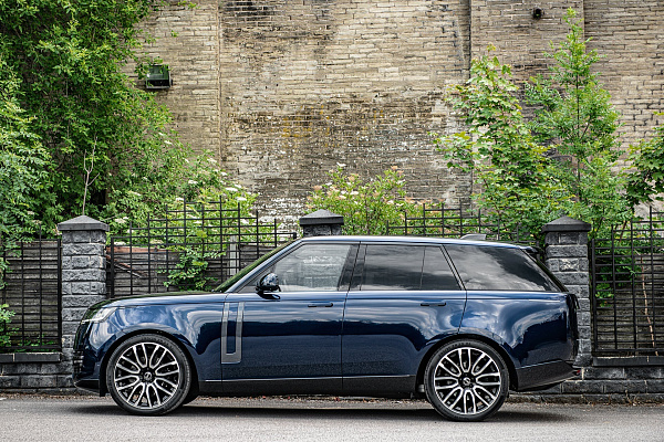 Фото дисков Kahn Pace Car  на Range Rover V