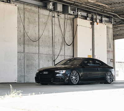 Фото дисков Rotiform LSE на Audi A/S/RS 5 (8T)