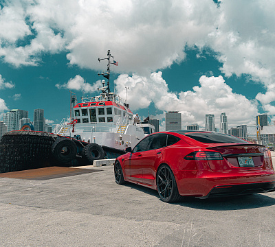 Фото дисков Vossen HF-5 на Tesla Model S
