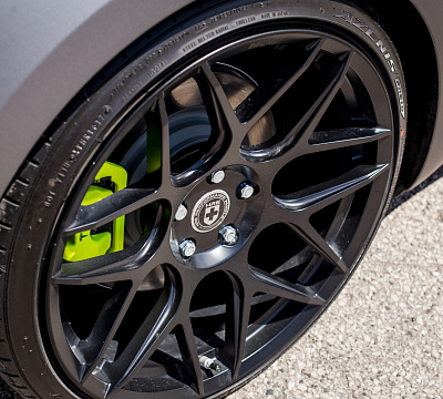 Фото дисков HRE FF01 на Tesla Model 3