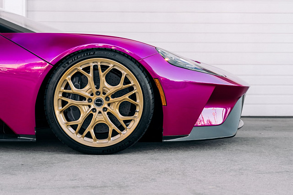 Фото дисков Brixton Forged PF14 R / RS Глянцевая шампань на Ford GT II