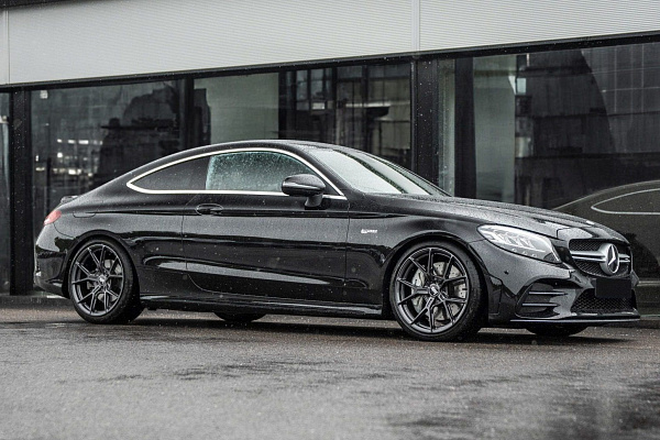 Фото дисков Bola FLY Глянцевый графит на Mercedes-Benz C-Class (W205)