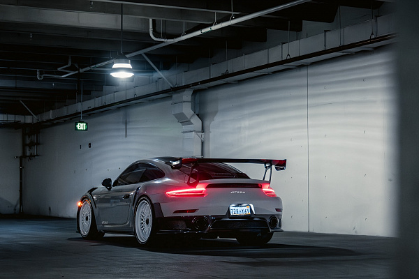 Фото дисков Brixton Forged TR20 Белый глянец на Porsche 911 VII