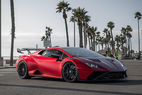 Фото дисков HRE RC103 Черный глянец на Lamborghini Huracan