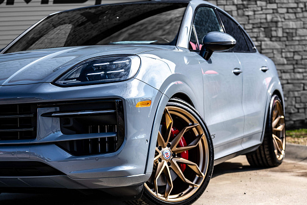Фото дисков HRE P201 Сатиновое темное золото на Porsche Cayenne III