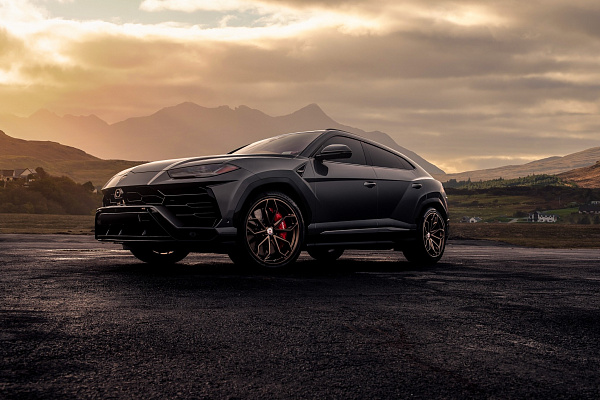 Фото дисков HRE P201 Сатиновая бронза на Lamborghini Urus