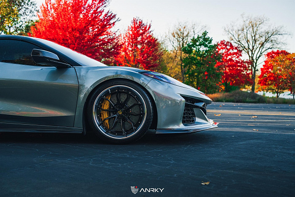 Фото дисков Anrky AN31 Черный глянец на Chevrolet Corvette C8