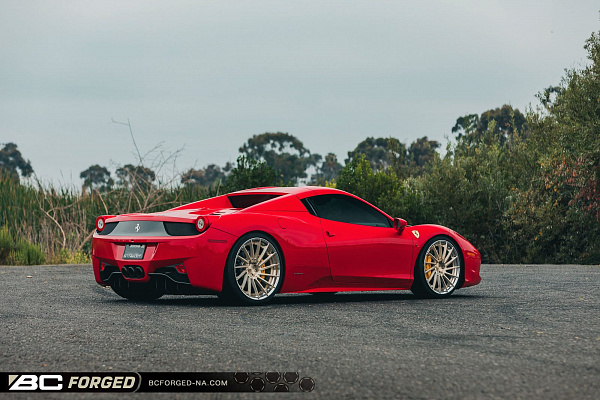 Фото дисков BC Forged HCA215 Глянцевая шампань на Ferrari 458