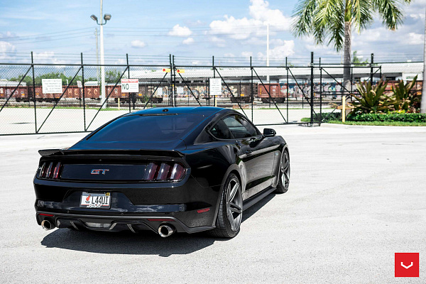 Фото дисков Vossen CV5 Сатиновый графит на Ford Mustang VI