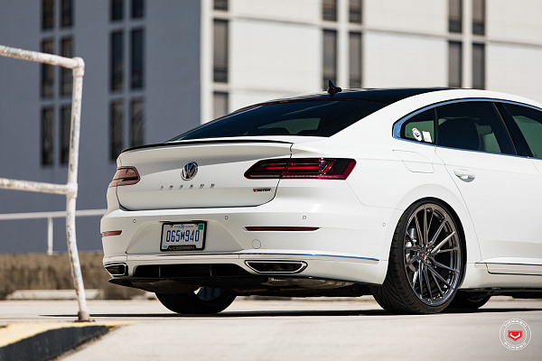 Фото дисков Vossen M-X4T Глянцевый темный лак на Volkswagen Arteon