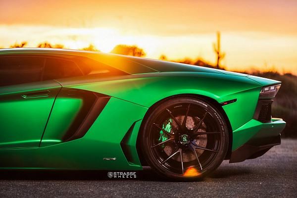 Фото дисков Strasse Wheels SM5R Deep Concave Monoblock Другой цвет на Lamborghini Aventador
