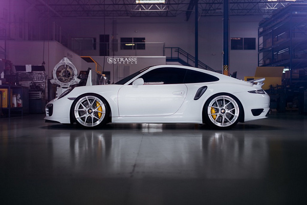 Фото дисков Strasse Wheels SM5R Deep Concave Duoblock Глянцевый лак на Porsche 911 VII