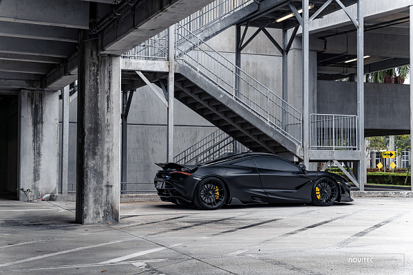 Фото дисков NOVITEC MC3 Черный сатин на McLaren 720S