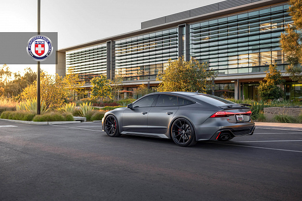 Фото дисков HRE P104SC Черный глянец на Audi A/RS 7 (4K)