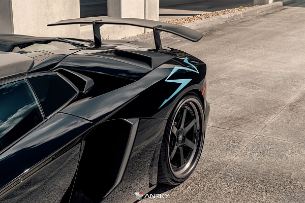 Фото дисков Anrky JDX-316 Черный глянец на Lamborghini Aventador