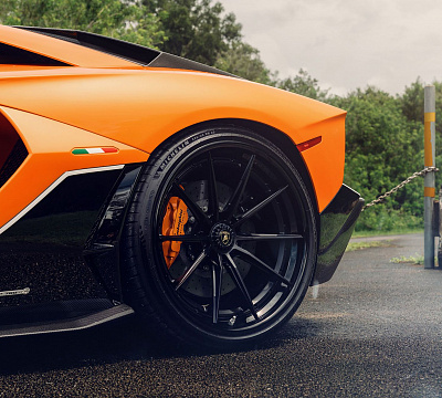 Фото дисков 1886 Wheels G010 на Lamborghini Aventador