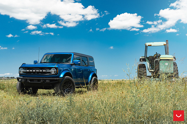 Фото дисков Vossen HF6-5 Черный глянец на Ford Bronco
