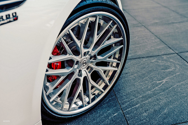 Фото дисков Strasse Wheels SV10M Deep Concave FS Глянцевый лак на Mercedes-Benz AMG GT I