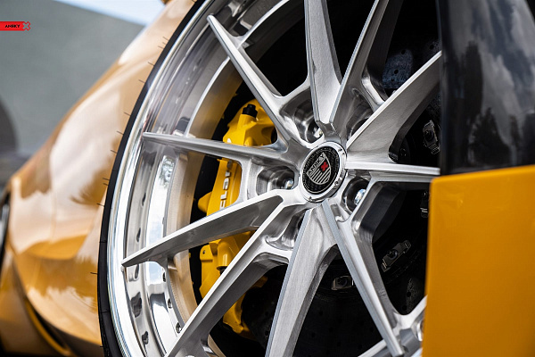 Фото дисков Anrky AN38 Глянцевый лак на McLaren 720S