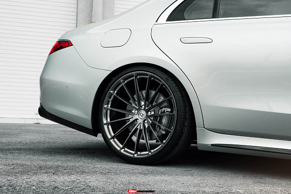 Фото дисков HRE P103 Глянцевый темный лак на Mercedes-Benz S-Class (W223)