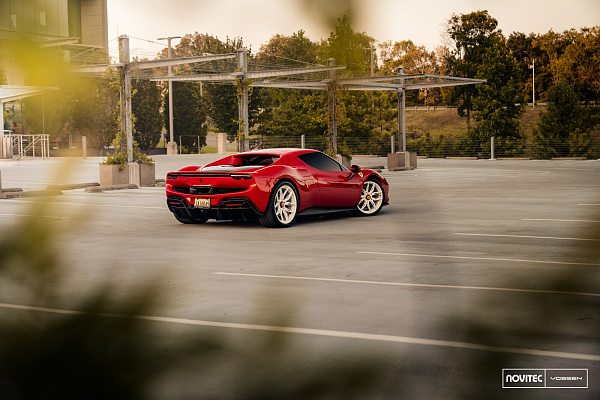 Фото дисков NOVITEC NF11 Белый глянец на Ferrari 296