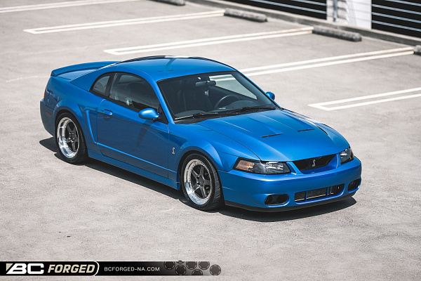 Фото дисков BC Forged LE05 // MLE05 Глянцевый графит на Ford Mustang IV