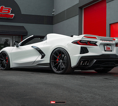 Фото дисков HRE P104SC на Chevrolet Corvette C8