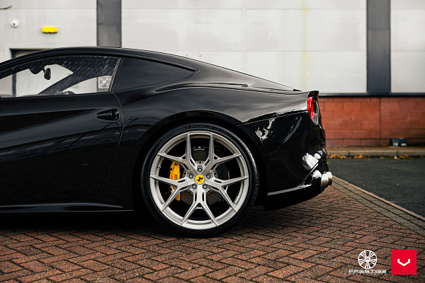 Фото дисков Vossen HF-5 Серебро на Ferrari F12