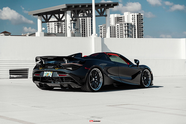 Фото дисков HRE S104SC Черный сатин на McLaren 720S