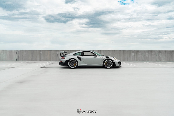 Фото дисков Anrky RS1 Черный глянец на Porsche 911 VII