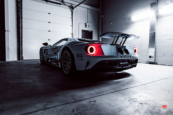 Фото дисков Vossen S17-01 Глянцевая шампань на Ford GT II