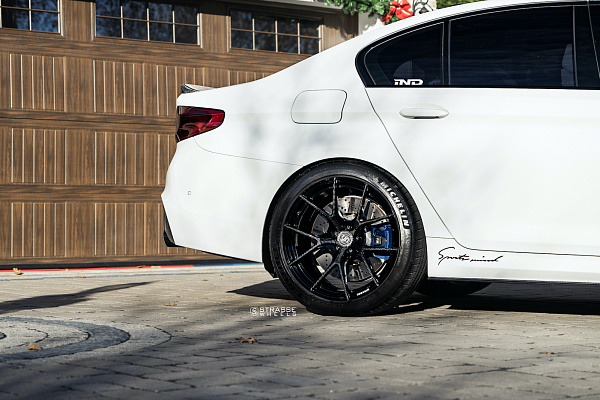 Фото дисков Strasse Wheels SM5R Deep Concave Monoblock Другой цвет на BMW 5/M5 (G30/F90)
