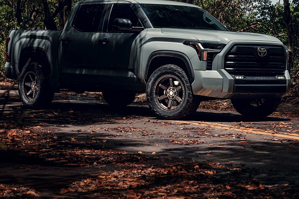 Фото дисков 4PLAY 4PS63 Глянцевая темная бронза на Toyota Tundra III