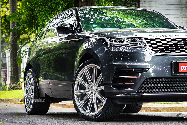 Фото дисков Vossen UV-2 Глянцевый лак на Land Rover Range Rover Velar