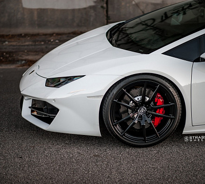 Фото дисков Strasse Wheels SV1 Deep Concave Monoblock на Lamborghini Huracan