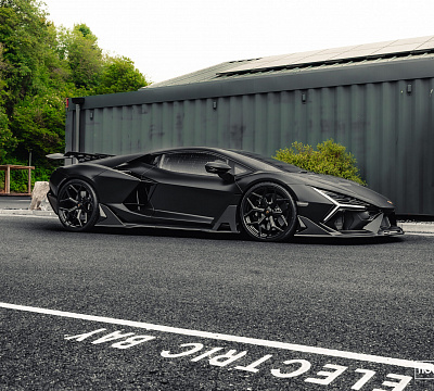Фото дисков NOVITEC NL4 на Lamborghini Revuelto