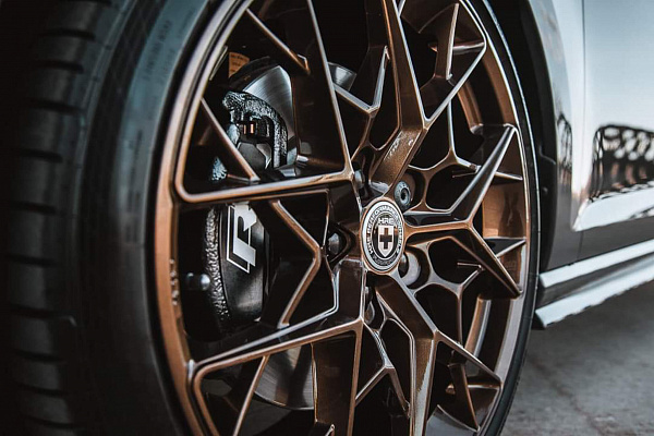 Фото дисков HRE FF10 Глянцевая темная бронза на Volkswagen Golf VIII