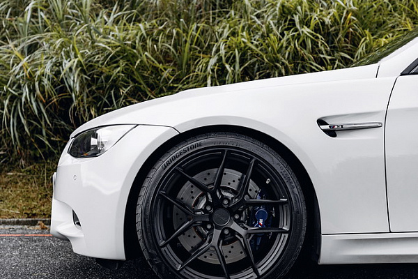 Фото дисков MRR NES SS-1.1 Черный глянец на BMW 3/M3 (E90)