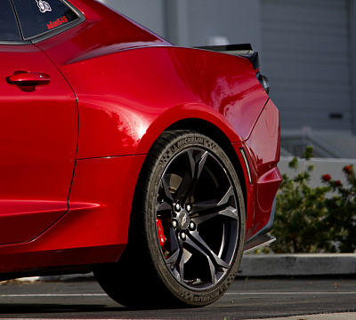 Фото дисков MRR M017 на Chevrolet Camaro VI