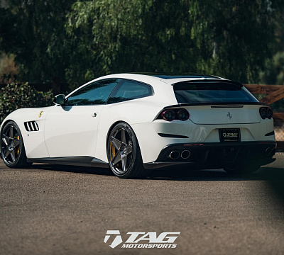 Фото дисков HRE 505M на Ferrari California