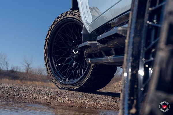 Фото дисков Vossen GNX-02 Черный глянец на GMC Hummer EV