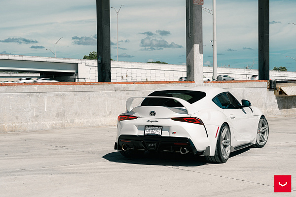 Фото дисков Vossen HF-1 Серебро на Toyota Supra A90