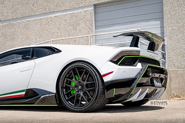 Фото дисков Strasse Wheels SM7 Deep Concave FS Другой цвет на Lamborghini Huracan